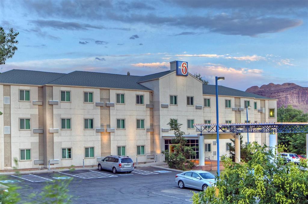 Wolfe'S Moab, Adult Only Hotel מראה חיצוני תמונה